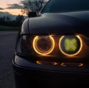 BMW Série 5/E39/2 pièces Couvre phares style croix Accesso