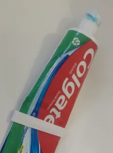 Toothpaste squeezer