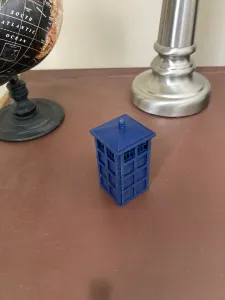 TARDIS Figurine