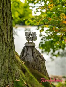Fox in Gold and Silver - A Luxurious Figurine! 🦊✨