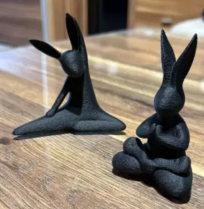 SPORTY EASTER BUNNIES / ABSTRACT EASTER DECORATION / MODERN