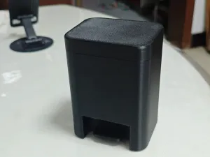 按压翻盖桌面垃圾桶:桌面清洁的 “精致收纳盒”