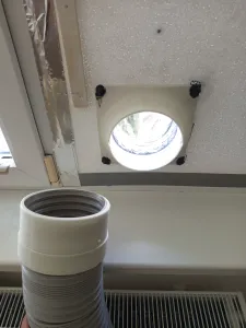 AC exhaust hose adapter