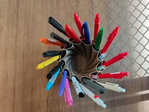 curve-penholder