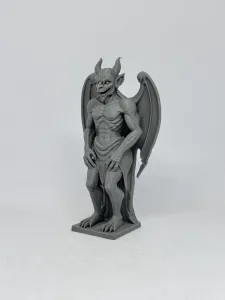 站立的石像恶魔