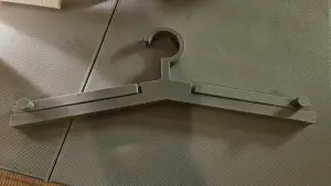 Foldable coat hanger