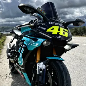 Yamaha R1 Winglets
