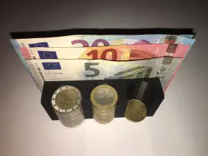 Euro Cash Holder for small places