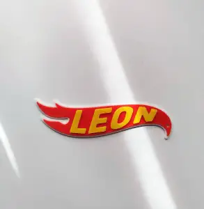 Hotwheels name tag - Leon