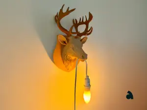 Deer Wall Lamp_ ultra realistic