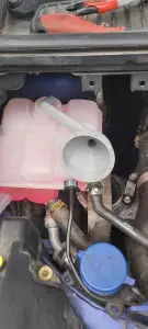 Ford CMAX Kuga usw. Einfüllhilfe Kühlwasse
