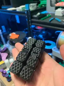 Juguete cubo antiestrés: angular