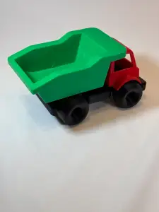 Truck for children to play with sand小朋友玩沙子的卡车