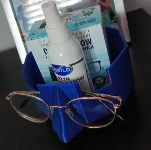 Eyeglasses holder with box