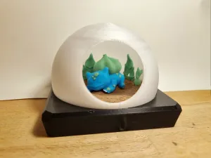 Miniature of a Bulbasaur inside a Terrario (Assembly)