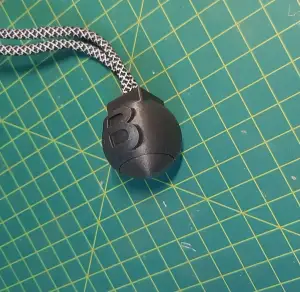 Bomb style paracord zipper pull