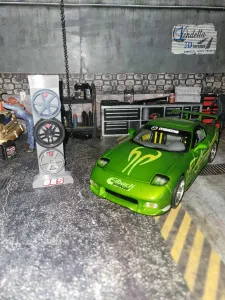 1/24 PRESENTOIR A ROUE TRIPLE / TRIPLE WHEEL STAND