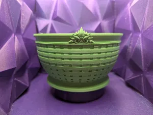 The Verndale Regency Planter