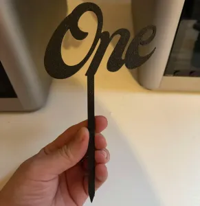 'One' Topper