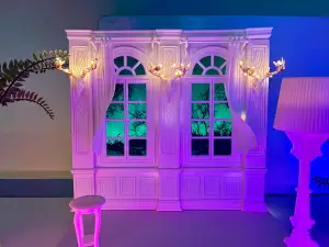 DIORAMA MANSION "GOTHIC EDITION"-TABLET HOLDER