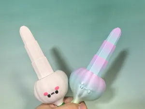 "Garlic Bird Decompression Telescopic Sword蒜鸟解压伸缩剑