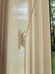 BLIND AND CURTAIN CORD HOOK