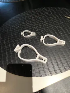 clamps  clips bag closer
