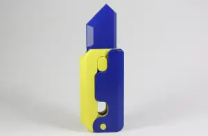 gravity knife toy