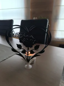 valentine hart with rose decoration stand
