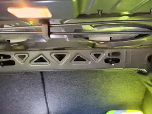 Umbrella Hook / Soporte Paraguas Chevrolet Cruze 2016-2023
