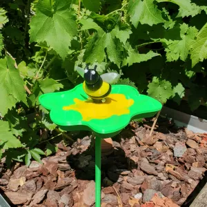 Bee Drinking Station – Garden Water Feeder
