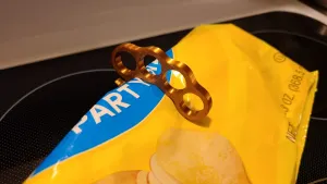 Brass knuckles chip clip holder