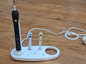 electrical toothbrush holder