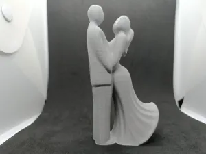Eternal Embrace: Minimalist Valentine’s Sculpture