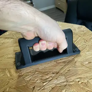 HANDLE WITH SCREW HOLES / STRONG AND RIGID / HAND GRIP