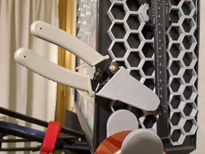 Honeycomb wire stripper holder