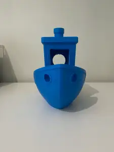GIANT BENCHY