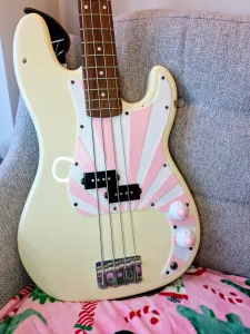 Pick/Scratch Plate - Fender Squier P-Bass