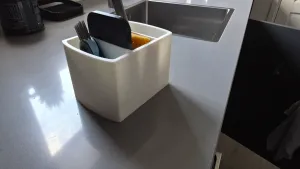 Storage container