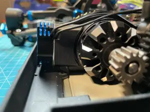 Associated RC8B4.1e Fanmount Motorlüfter upgr. 2-motormounts