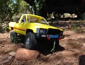 FMS HILUX 1/18 FRONT BUMPER