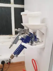 Spray gun holder