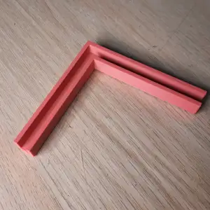Foam board corner brace for displays, artwork