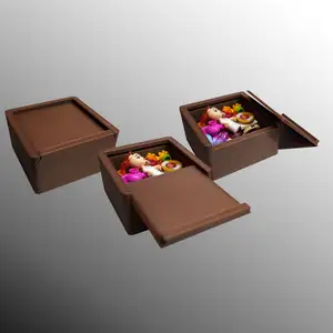 Box with sliding lid