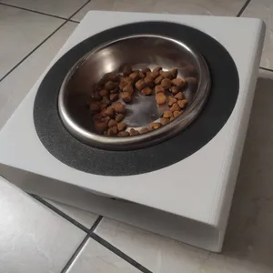 Подставка для миски коту 21 см