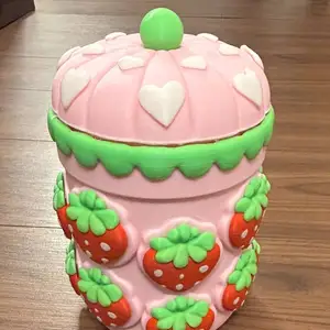 Strawberry Storage Bin