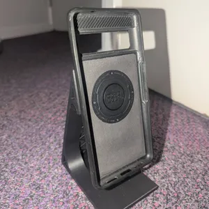 Quadlock Phone Stand
