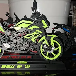 Moto Stilizzata Benelli BN 125