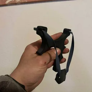 Ergonomic minimalist slingshot