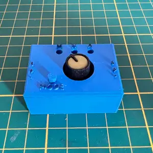 servo tester with plugs in the middle on both sides